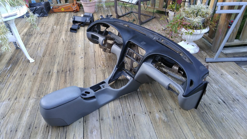 Illustration for article titled Totally amazing home built racing simulator found on Facebook!!!